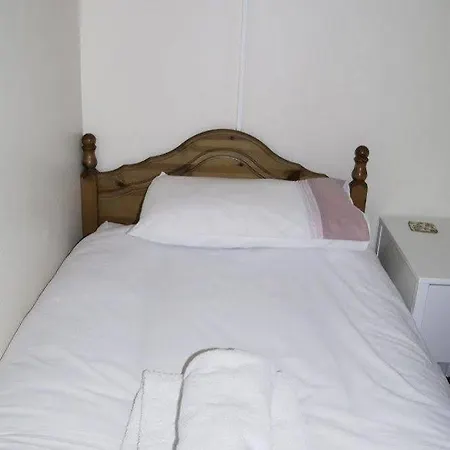 Fourways Guest house 3*