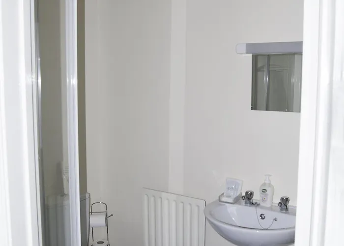 Fourways Guest house 3*