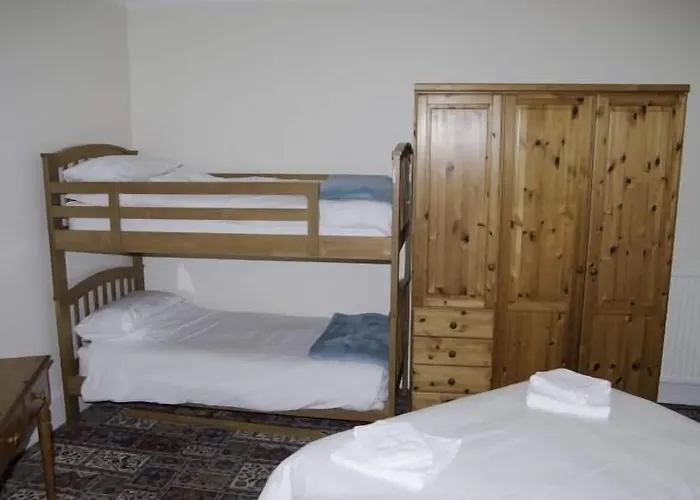 Fourways Guest house 3*